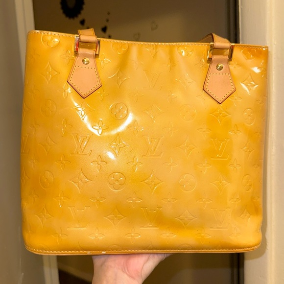Authentic Louis Vuitton Vernis Houston Shoulder Hand Bag Yellow datecode LW0959 - Picture 4 of 17